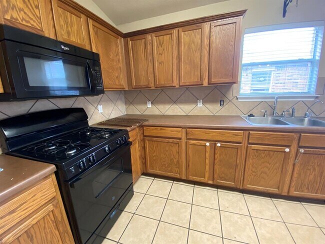 Building Photo - 258 Western Dr