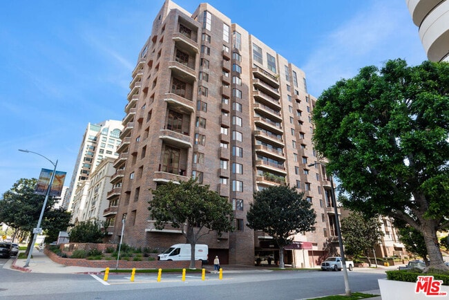 Building Photo - 10550 Wilshire Blvd