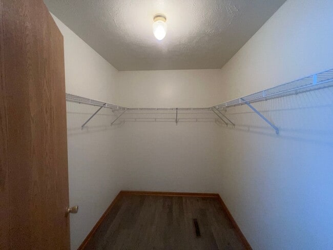 Building Photo - Beautiful 3-Bedroom Single Family Home in ...