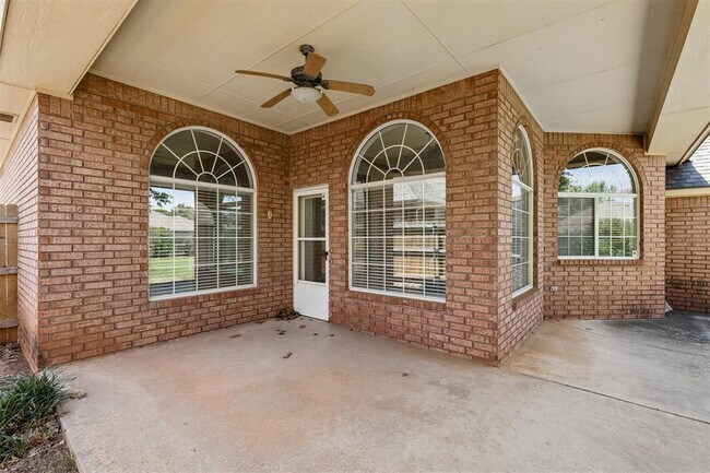 Building Photo - 2725 Blue Quail Pass