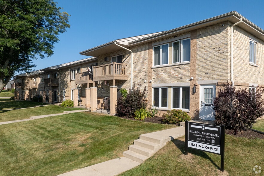 Primary Photo - Biscayne Apartments