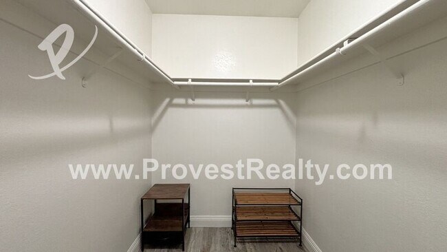 Building Photo - 13930 Hidden Valley Rd