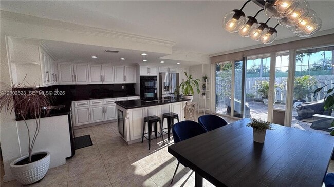 Building Photo - 903 NE 27th Ave