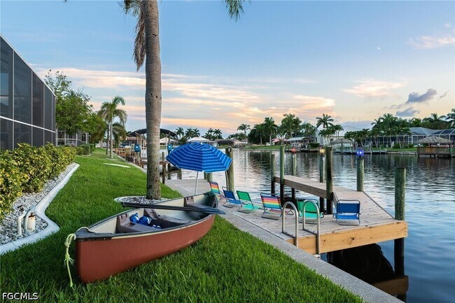 Building Photo - 4412 SW 26th Ave