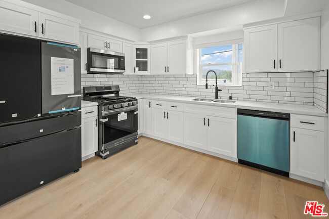 Building Photo - 2700 Fletcher Dr