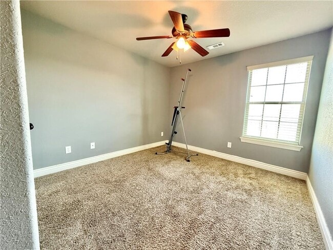 Building Photo - 1140 Willow Oak