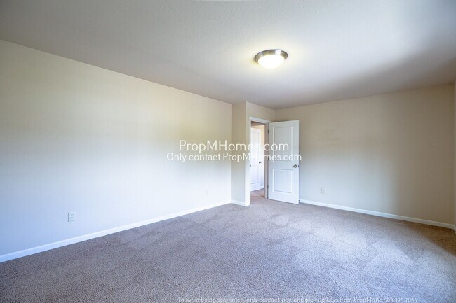 Building Photo - Spacious Four-Bedroom Gem with a Bonus Room to Spark Your Imagination!