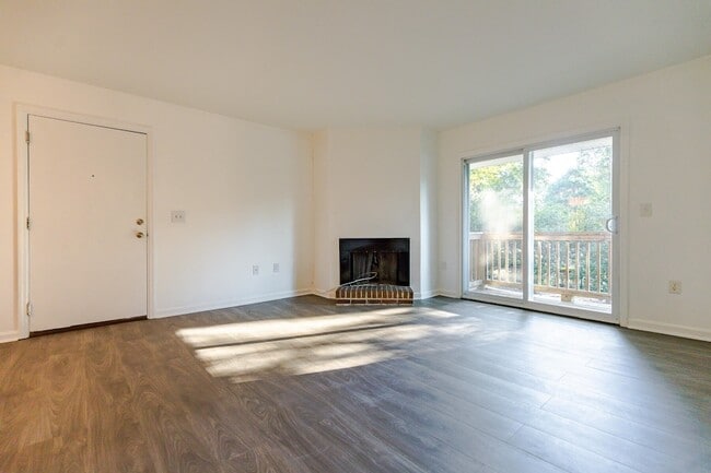 Building Photo - 1402 Camp Rd