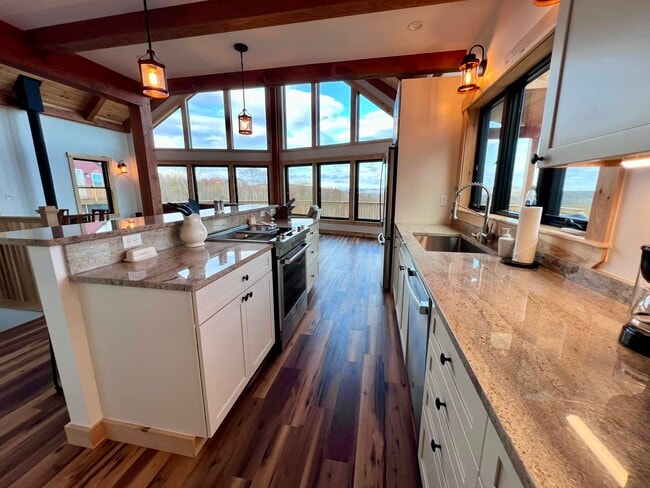 Building Photo - 49 Neal Hill Rd