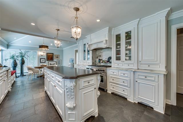 Building Photo - 5605 Lobello Dr