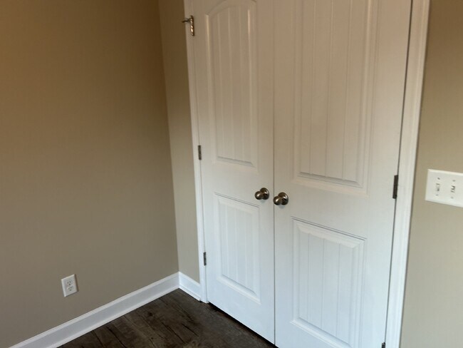 Building Photo - "Charming 2-Bedroom Retreat with 2 Full Baths in Cookeville – Spacious 1082 Sq Ft Living!"