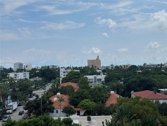 Building Photo - 899 West Ave