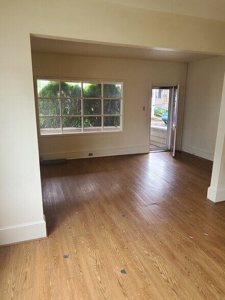 Building Photo - 236 Taft St