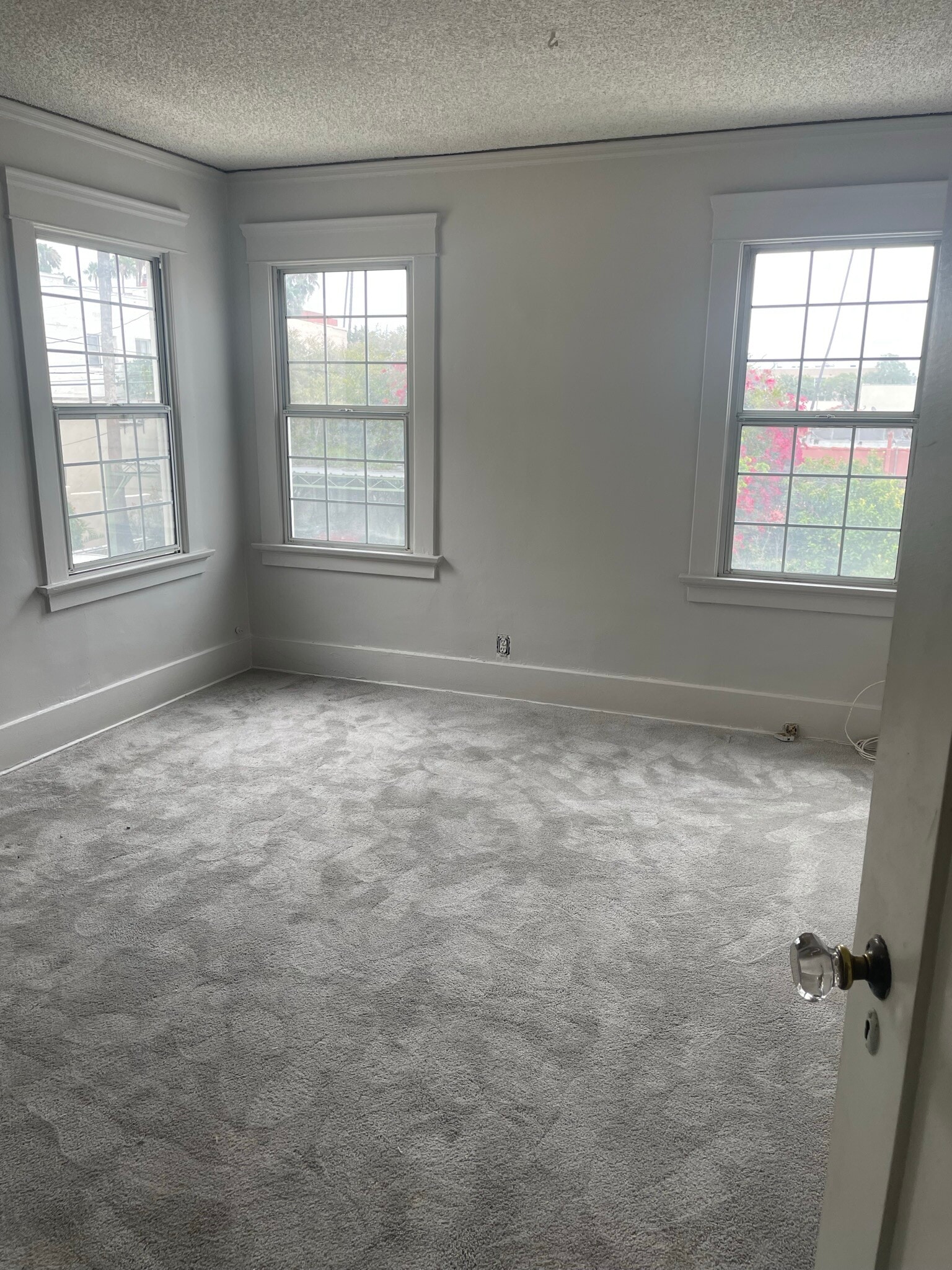 Building Photo - 120 N Berendo St