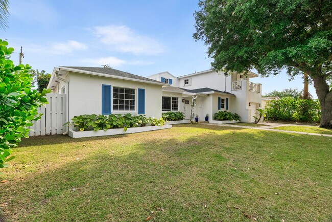 Building Photo - 240 Santa Lucia Dr