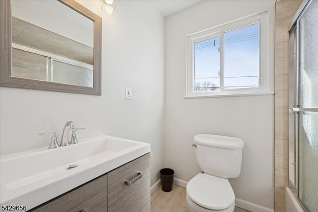 Building Photo - 64 Lorraine Terrace