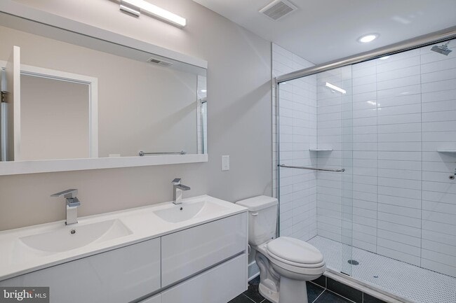 Building Photo - 2015 N College Ave