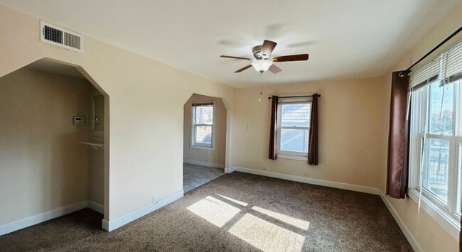 Building Photo - COMING SOON! Charming 2-Bedroom 1 Bathroom Home in Bellevue