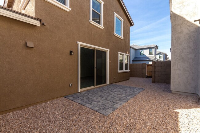 Building Photo - Exquisite 4 bd/2.5 bath home in Albany Village