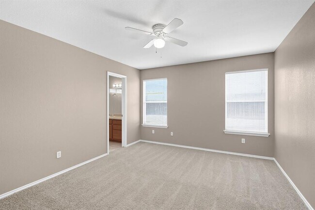 Building Photo - 209 Lake Washington Dr
