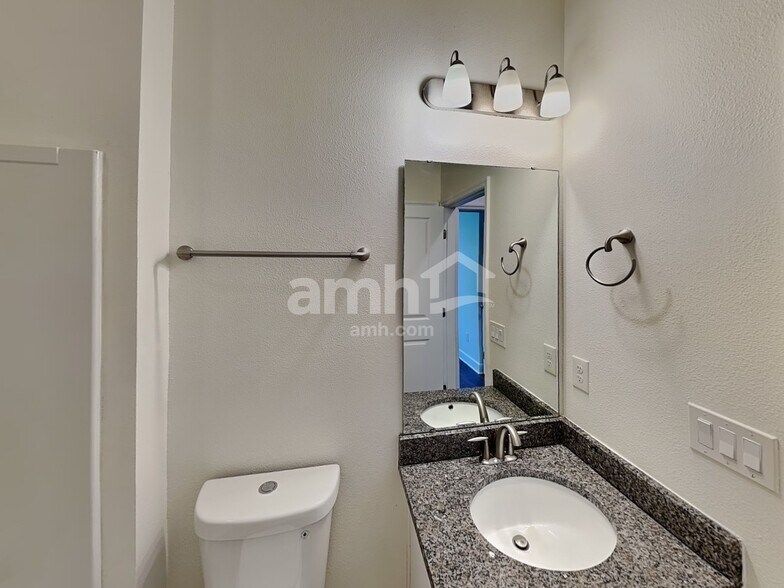 Building Photo - 233 Crestrun Loop