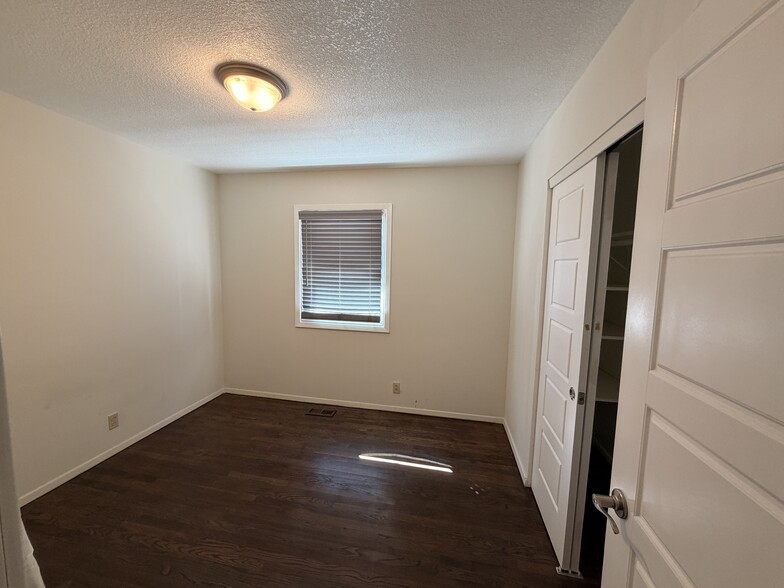 Building Photo - 2214 Westchester Rd