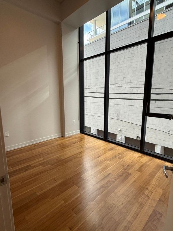 Building Photo - 160 W Superior St