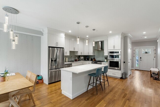 Building Photo - 12 Blueberry Hill Ln