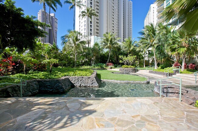Building Photo - Allure Waikiki - 2 bedroom, 2 bath with 1 ...