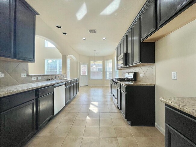 Building Photo - 25015 Diamond Ranch Dr