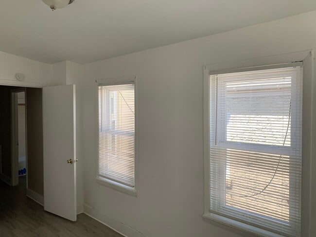 Building Photo - Newly Renovated 3 Bedroom House