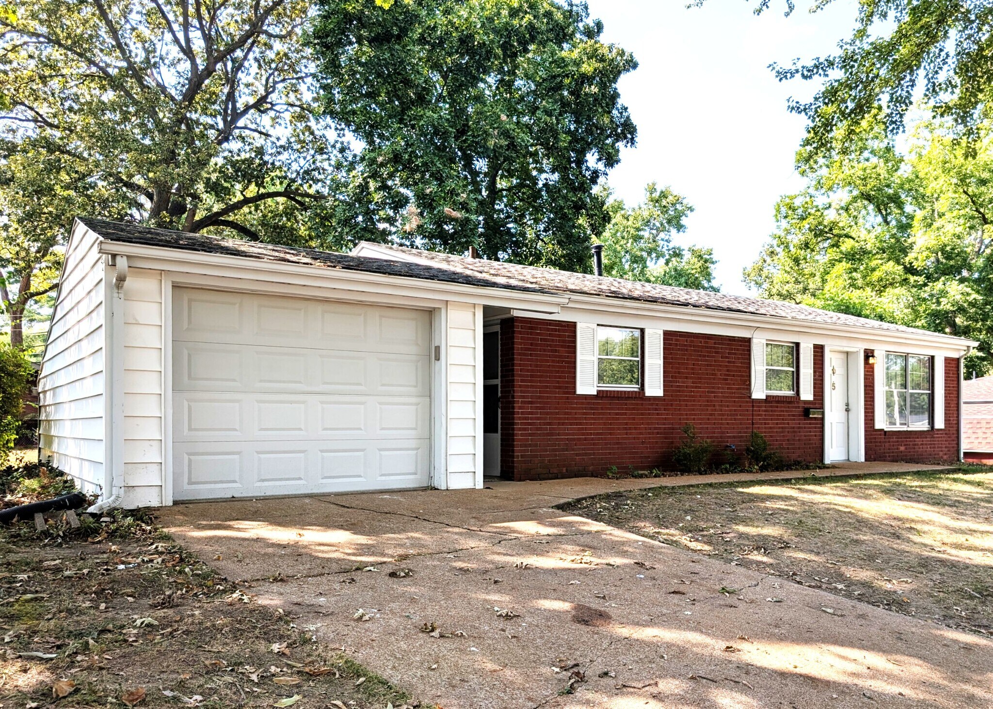 Building Photo - 5 Vandor Ct