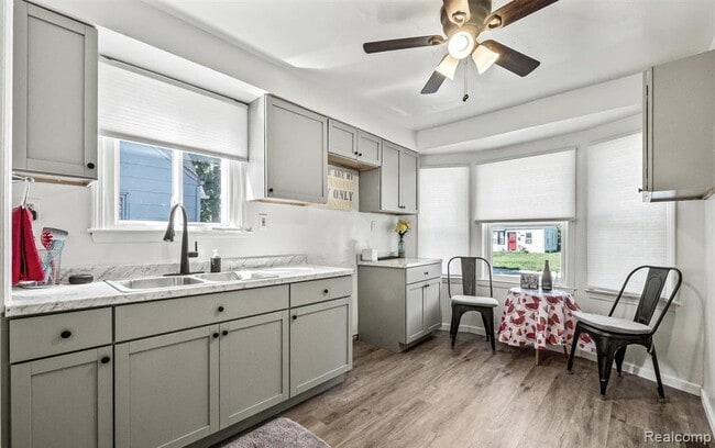 Building Photo - 20034 Rosemont Ave