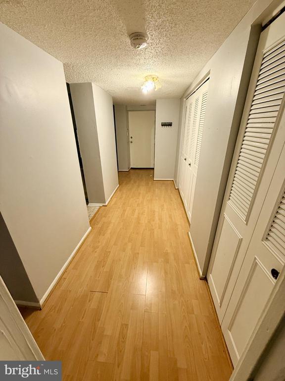 Building Photo - 5 Suntop Ct