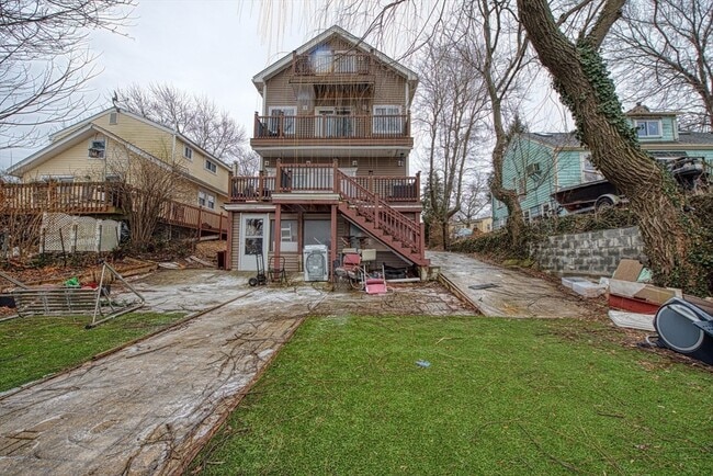 Building Photo - 38 Lake Shore Dr