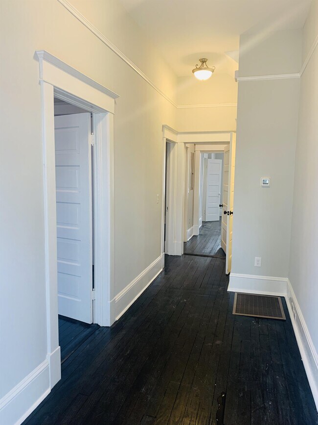 Building Photo - 23 E 40th St