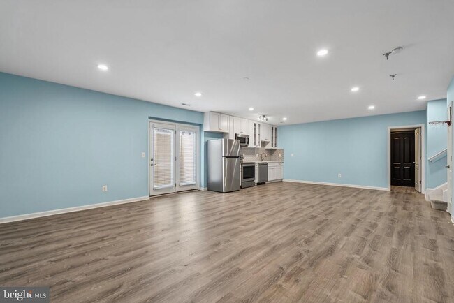 Building Photo - 41741 Stonecutter St