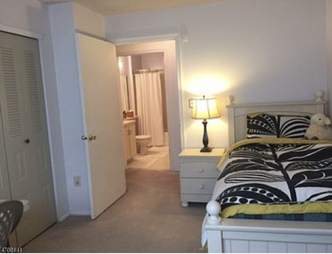 Building Photo - 59 Lindsey Ct