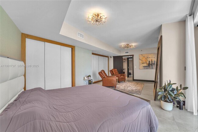 Building Photo - 465 Brickell Ave