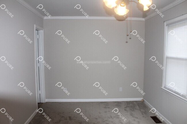 Building Photo - 2817 Wynterhall Rd SE