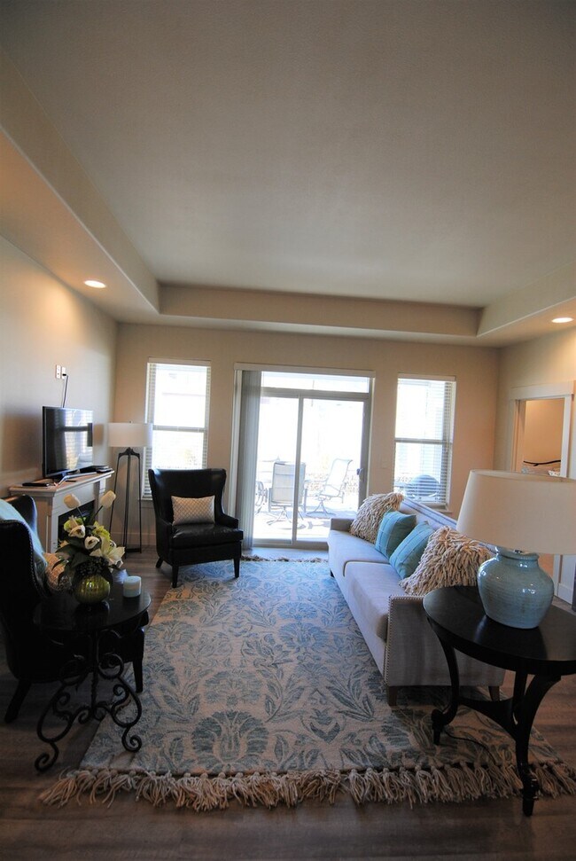 Building Photo - 1712/1714 Danny Boy Ln. Duplex