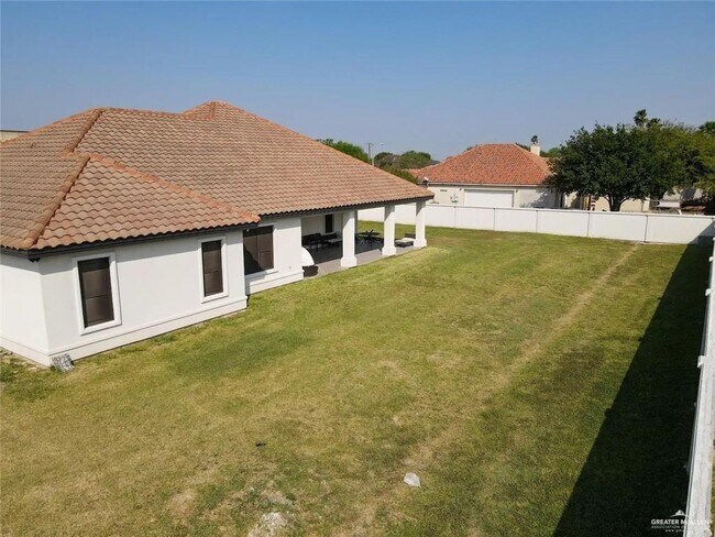 Building Photo - 27 Encantado Cir