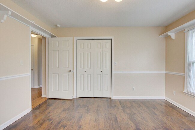 Building Photo - Two Story Home With Fireplace and Basement In Marymont