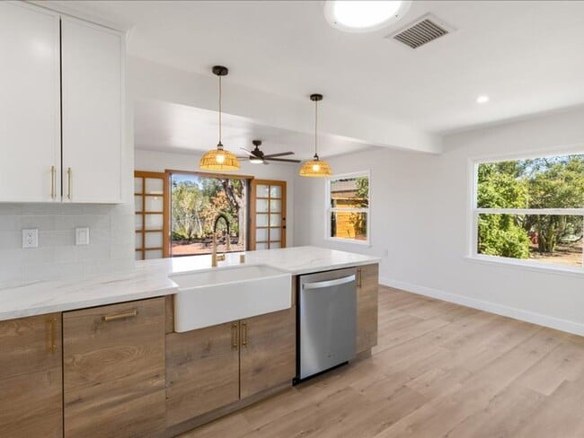 Building Photo - Amazing views at this 4 bedroom renovated Fallbrook home in a quiet neighborhood with a loft offi...