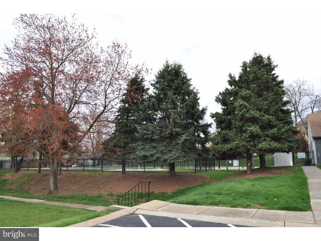 Building Photo - 1413 Morris Ct