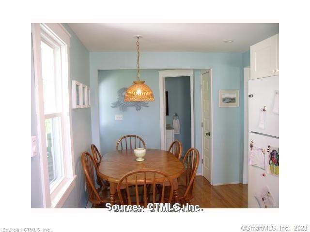 Building Photo - 2 Grove Way