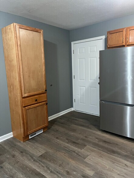 Building Photo - 236 McMurtry Rd