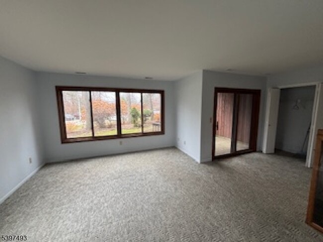 Building Photo - 9 Augusta Dr