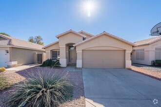 Building Photo - Three bedrooms with Garage in Chandler!  G...