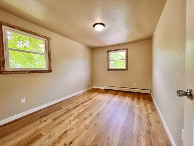 Building Photo - 420 N Norwood Ave